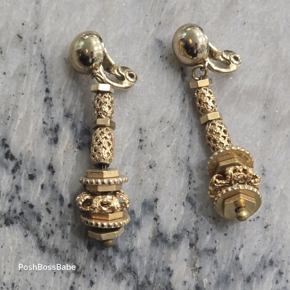 Vintage Monet Gold-Tone Ball Dangle Clip-On Earrings - Picture 10 of 11
